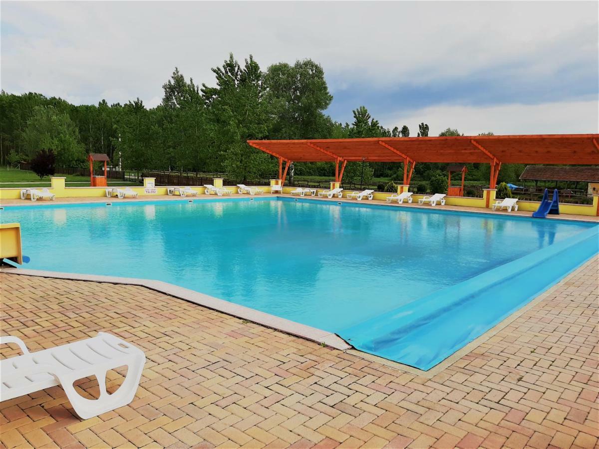 Ligetalja Termál Hotel Peneszlek Exterior foto